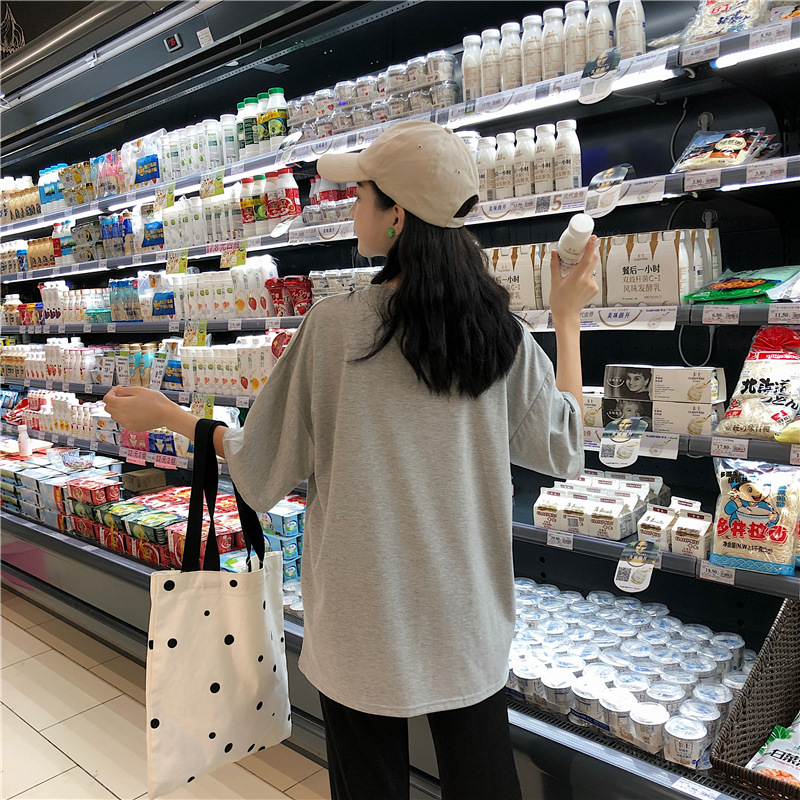 港风衣服批发_复古头像女港风红衣服