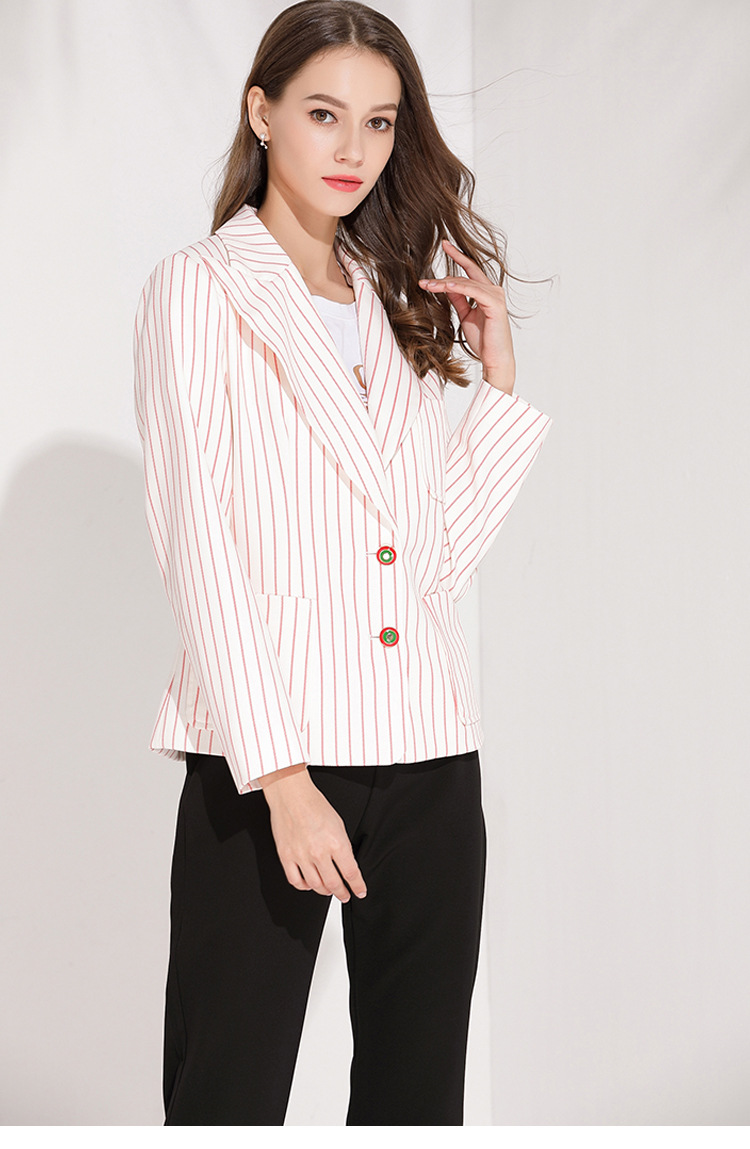 同款衣服女衬衫 dc6f2596c2ee4132a200ae46f275a19e.jpg